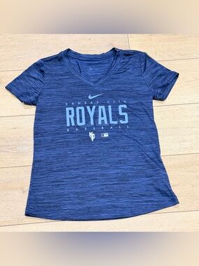 Nike Women’s Kansas City Royals Baseball DriFit Tee size XS